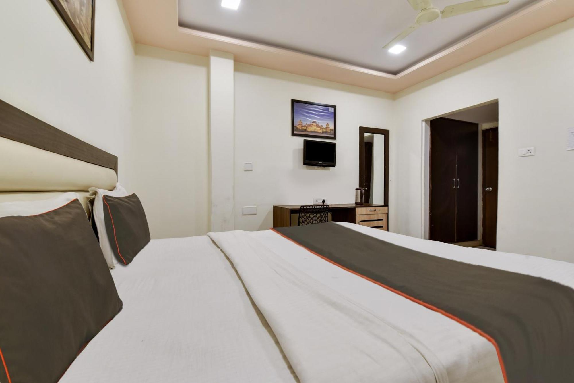 Super Hotel O Ratnam Palace Udajpur Exteriér fotografie